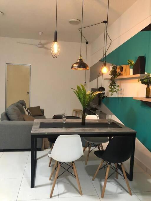 Apartment Mount Austin #akademik 3b2r 4-6pax #mspro Johor Bahru